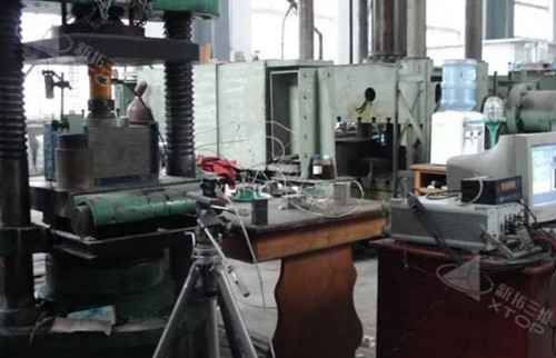 巷道巖爆及支護相似實驗