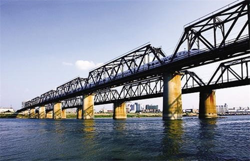 鉚接鋼桁梁橋關鍵傳力節(jié)點和構(gòu)件的力學性能測量