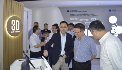 遼寧省政協副主席李曉安一行赴新拓三維考察調研