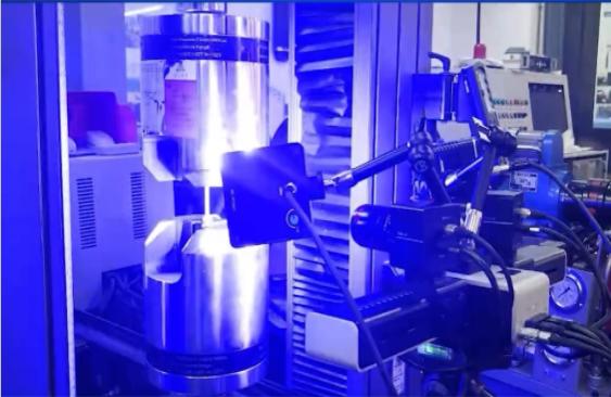 數(shù)字圖像相關(guān)法(DIC)用于材料拉伸應(yīng)力應(yīng)變測(cè)量.jpg 數(shù)字圖像相關(guān)法(DIC)用于材料拉伸應(yīng)力應(yīng)變測(cè)量.jpg