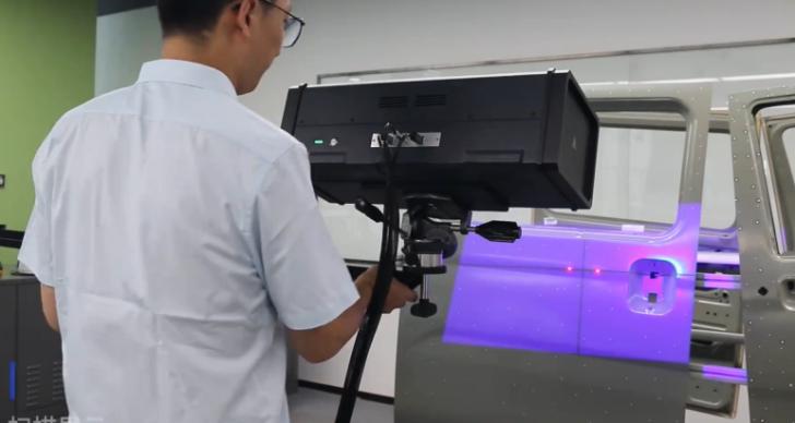 藍(lán)光工業(yè)級(jí)三維掃描儀用于汽車鈑金件三維掃描尺寸檢測(cè).jpg 藍(lán)光工業(yè)級(jí)三維掃描儀用于汽車鈑金件三維掃描尺寸檢測(cè).jpg