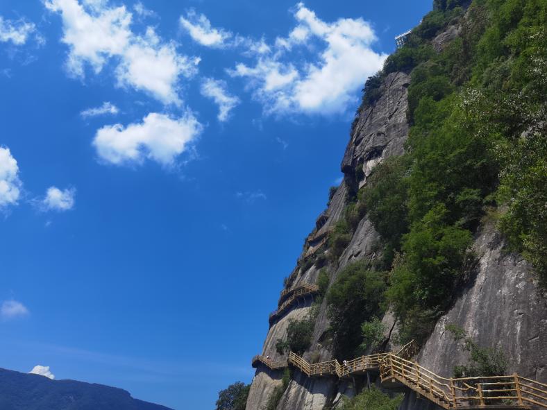 心中有愛一起經(jīng)歷,眼里有光攜手開拓 ——記新拓2022年中總結(jié)和團(tuán)建活動.jpg 心中有愛一起經(jīng)歷,眼里有光攜手開拓 ——記新拓2022年中總結(jié)和團(tuán)建活動.jpg