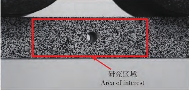 數(shù)字圖像相關(guān)法(DIC)進(jìn)行四點(diǎn)彎曲測試.jpg 數(shù)字圖像相關(guān)法(DIC)進(jìn)行四點(diǎn)彎曲測試.jpg