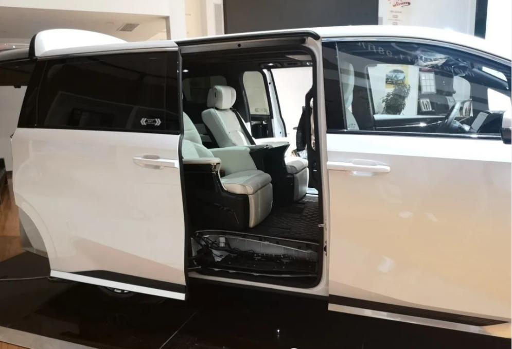 拍照式藍光三維掃描儀在汽車配件定制改裝的應用.jpg 拍照式藍光三維掃描儀在汽車配件定制改裝的應用.jpg