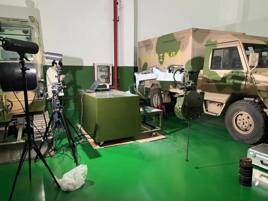 dic三維全場應變測量系統(tǒng)用于機械臂全伸展重載效應下全場變形DIC分析.jpg dic三維全場應變測量系統(tǒng)用于機械臂全伸展重載效應下全場變形DIC分析.jpg