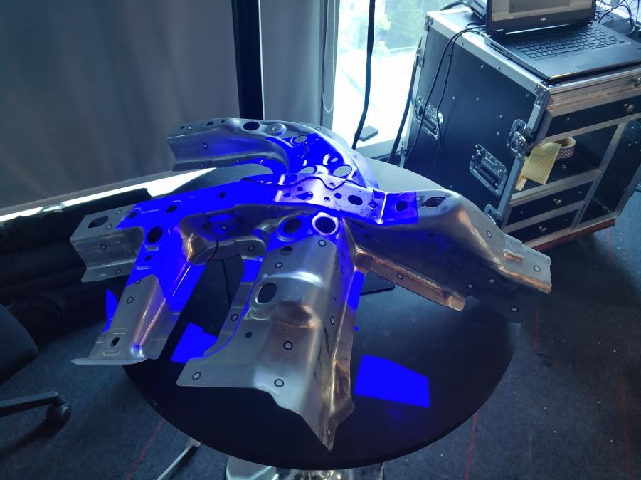 高精度藍光三維掃描儀掃描汽車鈑金件獲取3D數(shù)據(jù)模型.jpg 高精度藍光三維掃描儀掃描汽車鈑金件獲取3D數(shù)據(jù)模型.jpg