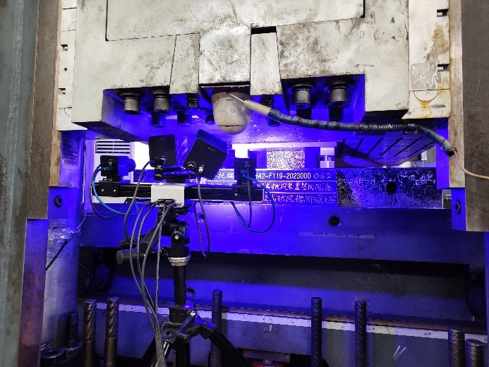 三維數(shù)字圖像相關(guān)法DIC用于橋梁減震支座三維變形測(cè)量.jpg 三維數(shù)字圖像相關(guān)法DIC用于橋梁減震支座三維變形測(cè)量.jpg