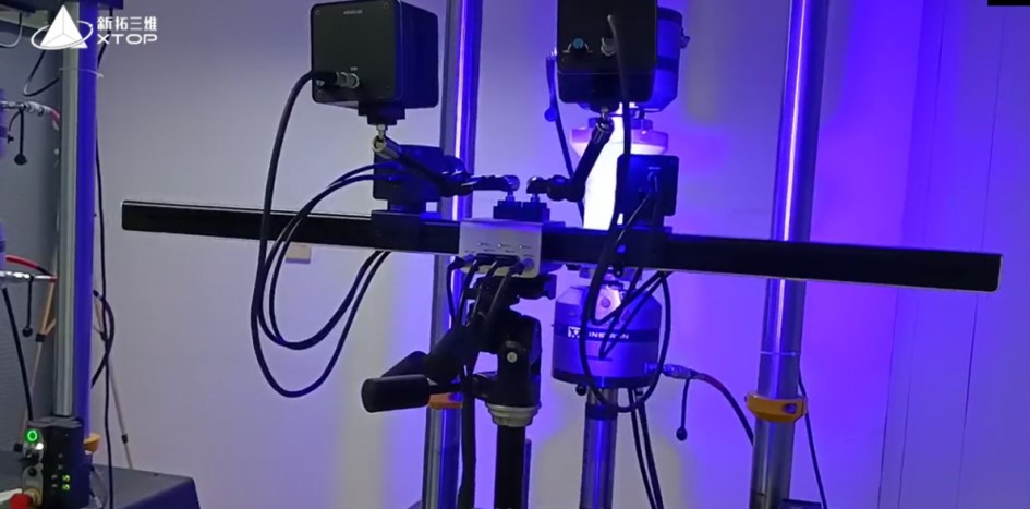 復(fù)合材料加載疲勞DIC測(cè)試.jpg 復(fù)合材料加載疲勞DIC測(cè)試.jpg