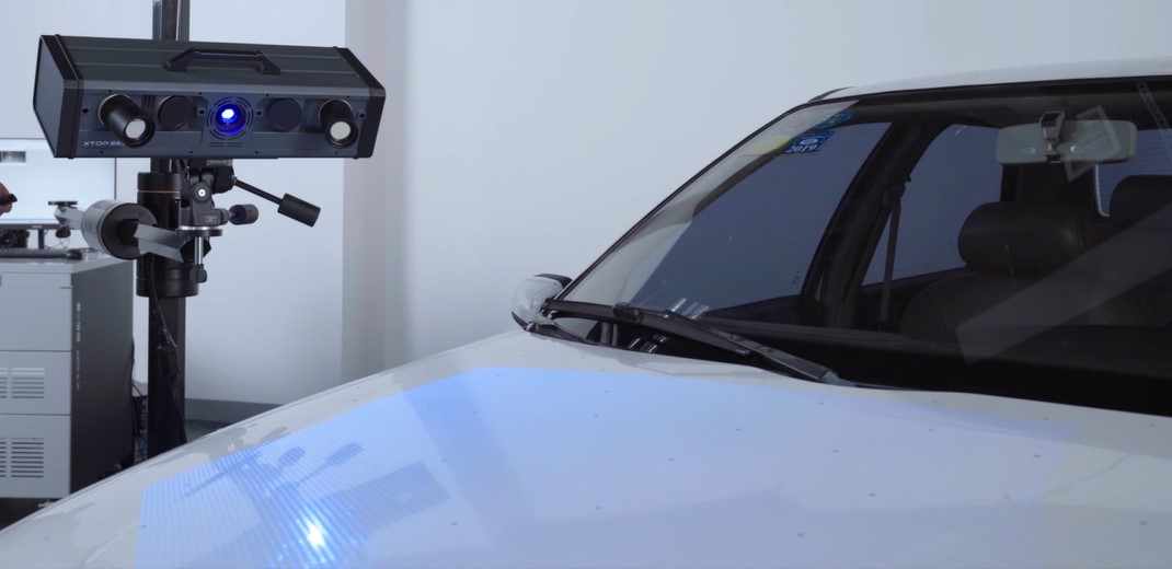 XTOM-L-9M高精度藍(lán)光三維掃描儀用于汽車整車3D掃描.jpg XTOM-L-9M高精度藍(lán)光三維掃描儀用于汽車整車3D掃描.jpg