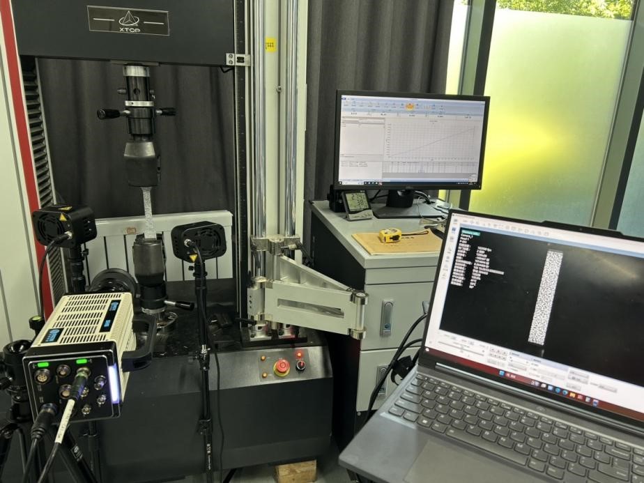 高速DIC技術用于復合材料高速拉伸瞬態(tài)脆斷測量.jpg 高速DIC技術用于復合材料高速拉伸瞬態(tài)脆斷測量.jpg