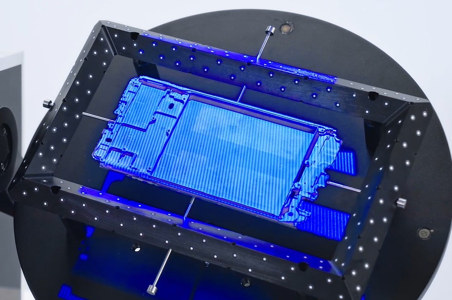 新拓三維XTOM-MATRIX-9M藍(lán)光三維掃描儀用于手機(jī)精密零部件3D全尺寸檢測(cè).jpg 新拓三維XTOM-MATRIX-9M藍(lán)光三維掃描儀用于手機(jī)精密零部件3D全尺寸檢測(cè).jpg
