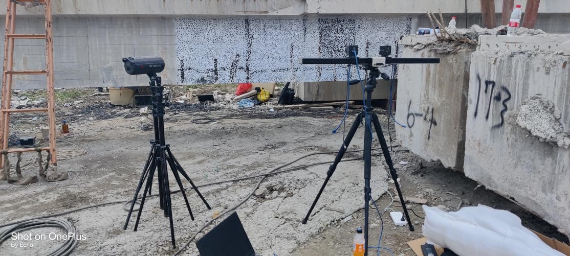 DIC三維全場(chǎng)應(yīng)變測(cè)量系統(tǒng)用于混凝土梁三點(diǎn)彎曲測(cè)試