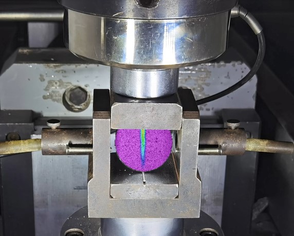 巖石巴西劈裂DIC測(cè)試應(yīng)用