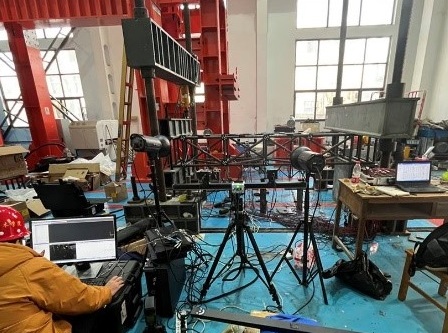 多相機數字圖像相關DIC用于桁架結構靜態(tài)加載試驗現場圖 多相機數字圖像相關DIC用于桁架結構靜態(tài)加載試驗現場圖